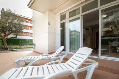 Image de Appartement pour 4 a/piscine