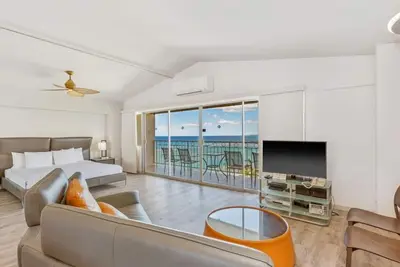 Image de Modern Condo W/Ocean Views and Lanai - Waikīkī Shore #ph07