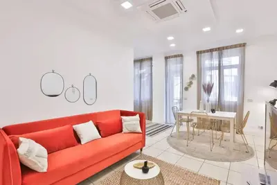Image de Appartement à Milan avec 2 chambres à coucher, 5 couchages