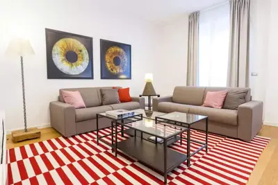 Image de Appartement à Milan avec 2 chambres à coucher, 6 couchages