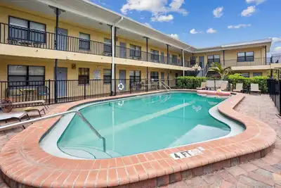 Image de Royal Orleans 117 - Great value, first floor w/pool