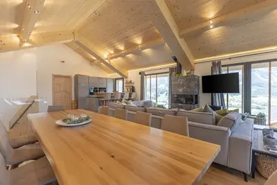 Image de Superior Chalet with 3 bedrooms and sauna & pool