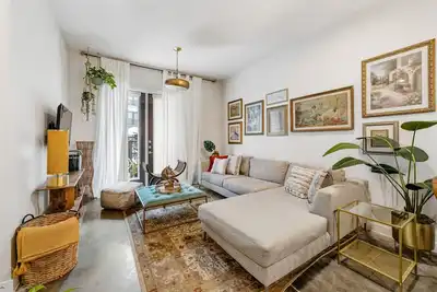 Image de Enchanted Tranquil Getaway w/ Rooftop Pool & Views