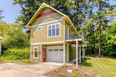 Image de Mountain and river-view home + studio with fireplace, grills, outdoor areas