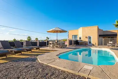 Image de The Hilltop, Pool, Firepits Sleeps 14, Lake Views, Tons of Parking