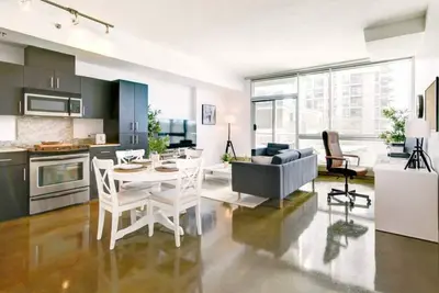 Image de Chic Dt Suite at Stampede w/ Free Parking, Ac