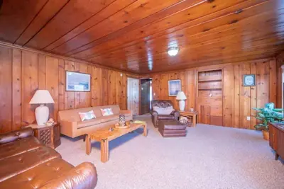 Image de Escape to the Lake! Rustic Apt