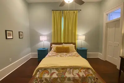 Image de Fully Renovated Sunny Cottage