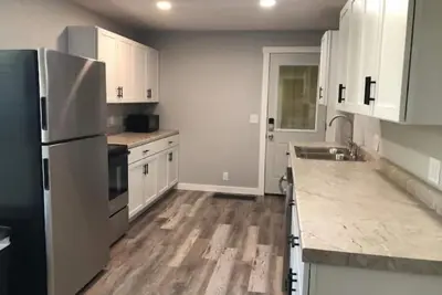Image de Whole home, sleeps 7, pets ok, Wi-Fi, Full Kitchen