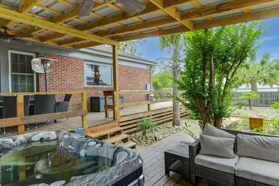 Image de 3br Brick Cottage | Mins to Usc & Riverbanks Zoo!