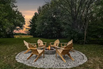 Image de Remodeled ~Modern Designed ~Country Charm at Florence Cottage