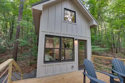 #3 (Magnolia) Treehouse near Lake Guntersville