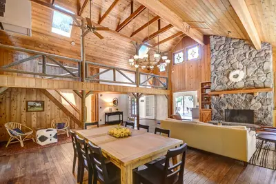 Image de Craftsman Style Cabin in the Heart of Sonoma- Includes Wine Tasting Passport