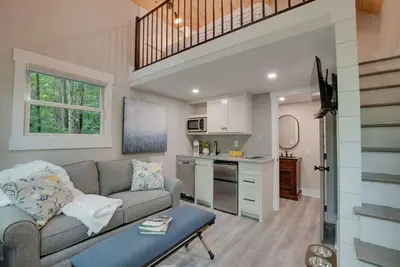#4 (Birch) Luxury Treehouse near Lake Guntersville