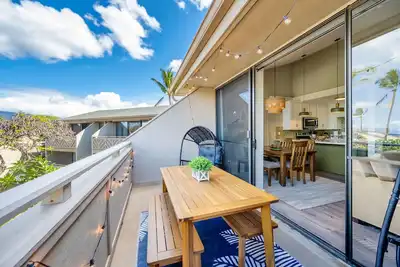 Image de Ocean/sunset view condo with pool, lanai & easy beach access