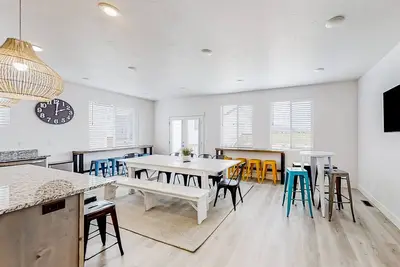 Image de Spacious mountain view home with gas grill, full kitchen, washer/dryer, and Tv