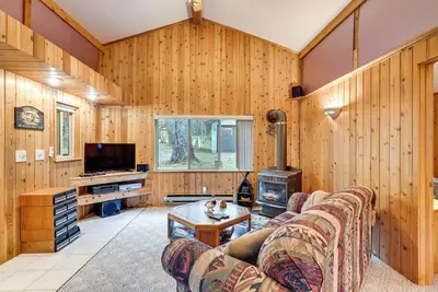 Image de Harrison Cabin w/ Fire Pit & Elbow Lake Access!