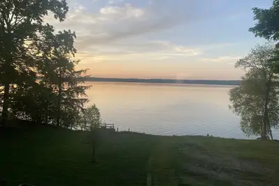 Image de Lakefront Home in Northern Michigan - fun in all seasons!