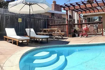 Image de The Happy Hideaway - Swimming pool inside - 3br - 2ba-  Look at me!