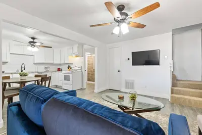 Image de Spacious Tcu 2 Living Rooms, 4 Bedroom, 3 Bath Charming home