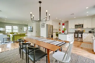 Image de Gorgeous Keansburg Home w/ Pool: Walk to Beach!