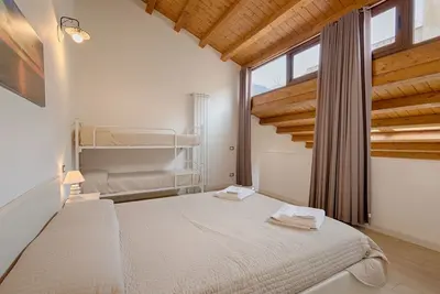 Image de The Little Casket - Comfy & Central Studio x5