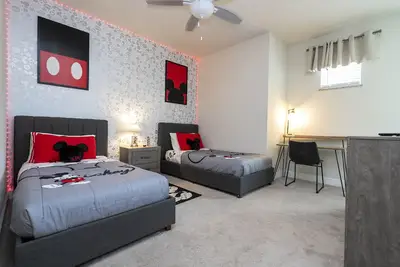 Image de Magical Townhome near Disney with Mickey bedroom