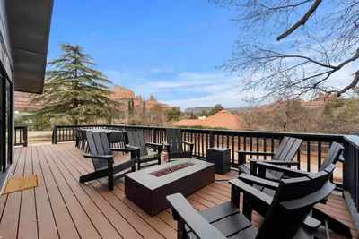 Image de Incredible Uptown Home with RedRock Views and Spa