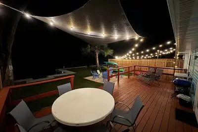 Image de Turtle House-pet friendly, waterfront home with boat slip, kayaks, fire pit