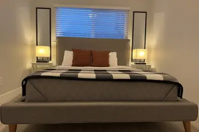 Image de Downtown Deluxe Condo Near Safe Convention Center