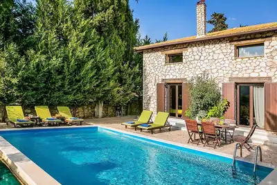 Beautiful Villa with a private pool and parking.