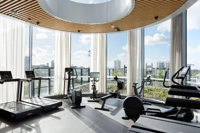 Image de Modern Apartment With Gym, Sauna, Pool & City Access