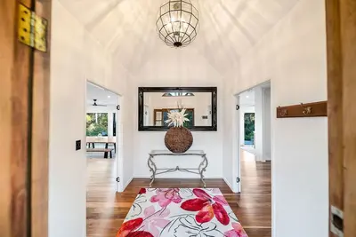Image de Ninderry Manor - House Only. 12 Guests