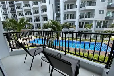 Image de Pool view from your balcony with free Wi-Fi, only 2 mins to Mae Phim beach.