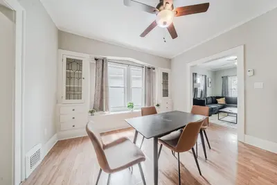 Image de Charming Cozy Retreat  Fast Wi-Fi