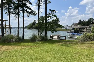 Image de \nCenterport GetAway, Family size cabin. Near restaurants, golf and Au football