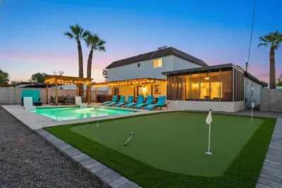 Image de 7 Br Scottsdale Home | Free Heated Pool | Hot tub