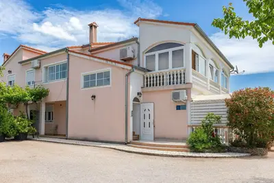 Image de Stanic, No 4 Apartment with balcony, terrace and parking - Vesela, No 4