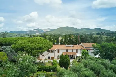 Image de Agritourisme 'Antichi Palmenti - Rosmarino' avec jardin partagé et climatisation