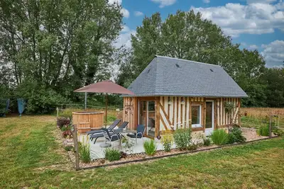Image de Petite maison \"Le chouette insolite\" avec jardin privé et bain nordique