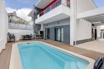 Maison de vacances 'Sunset' avec piscine privée, Wi-Fi et climatisation