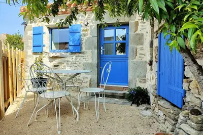 Image de Petite maison en pierre Ă 5 min de la plage