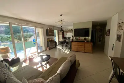 Image de Bel appartement en Rez de jardin avec piscine proche mer La Ciotat