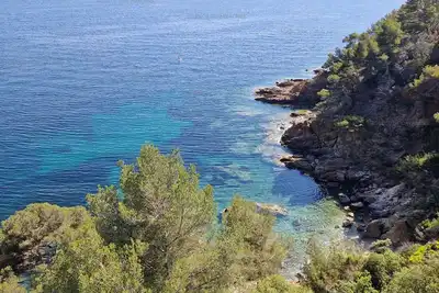 Image de Appartement rénové 2 chambres avec clim, wifi, et parking à Cavalaire-sur-Mer