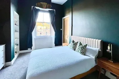 Image de Stylish & Central Edinburgh Apartment - 2 Bedrooms