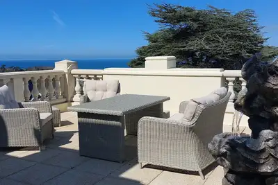 un Donjon  à 10min à pied de la plage, beau et confortable duplex.
