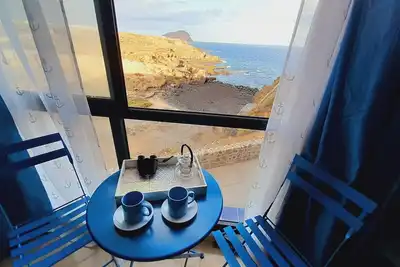 Image de Ocean sunrise charming apartment, beach, wifi