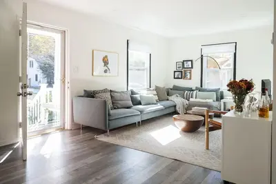 Image de Kensington Home, 3 levels, 4 Br 4 Ba, yard, Parking