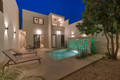 Image de Casa Cigno in Merida Centro with Sunny Pool & Private Garage!
