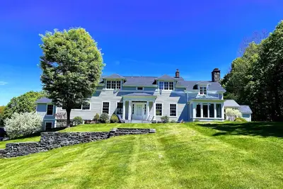 Image de Historic farm estate w/ falls